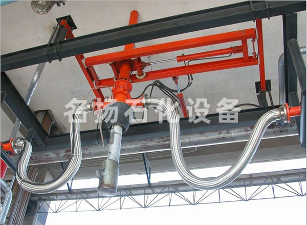 桁架式<a href='#' title='鹤管'>鹤管</a>使用现场