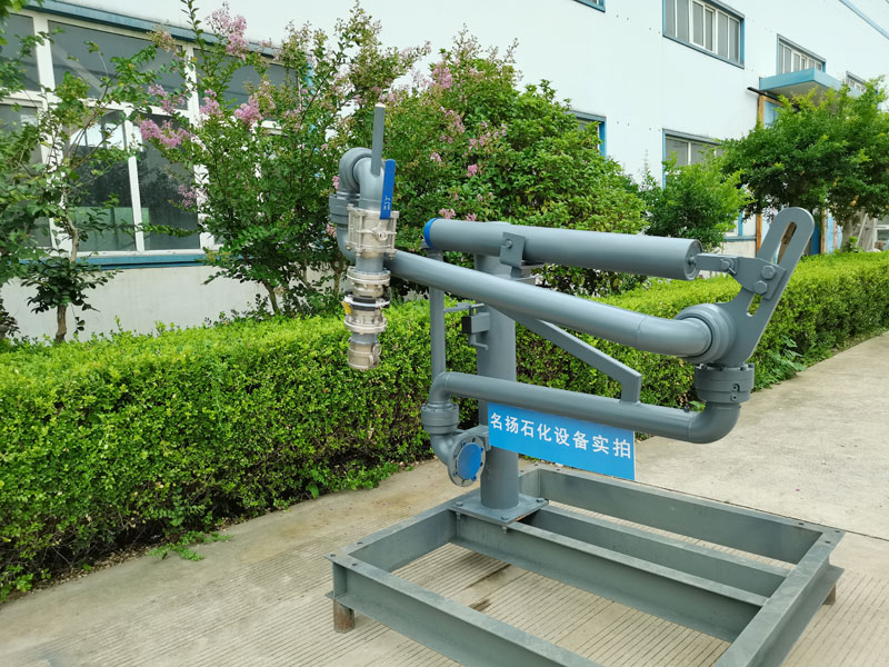 AL2503底部装卸鹤管（快接式）